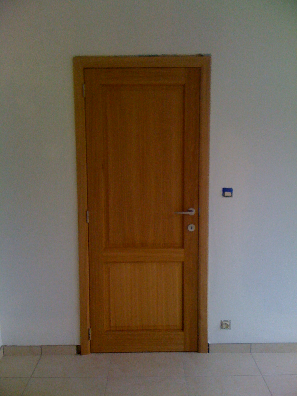 Porte en chêne traditionnelle.